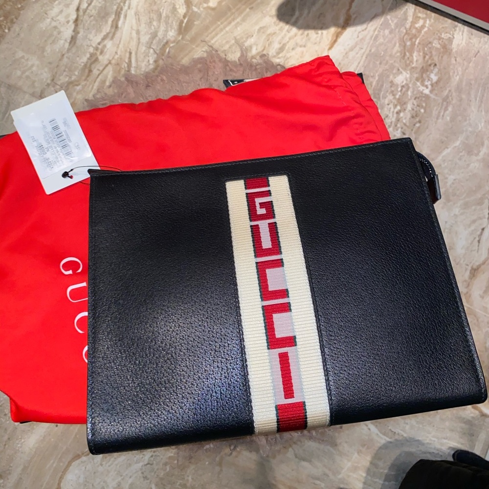 New 💕Gucci logo striped black pouch - Picture 3 of 8